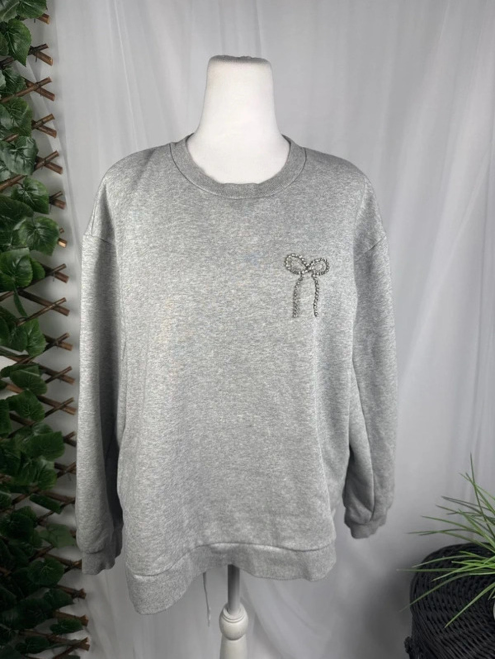 A New Day Target Rhinestone Bow Sweatshirt Grey Crewneck Sweater L